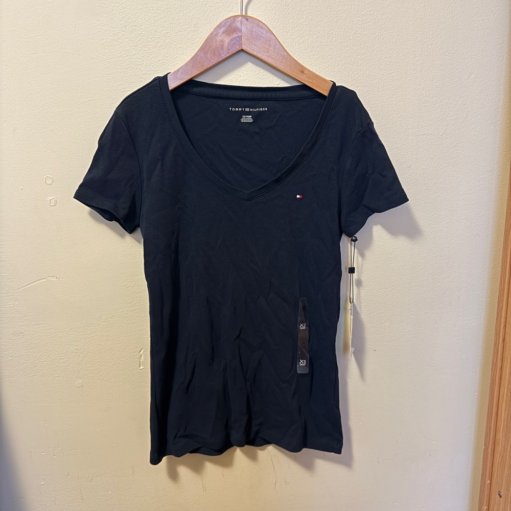Tommy Hilfiger Women's Navy V-Neck Tee
